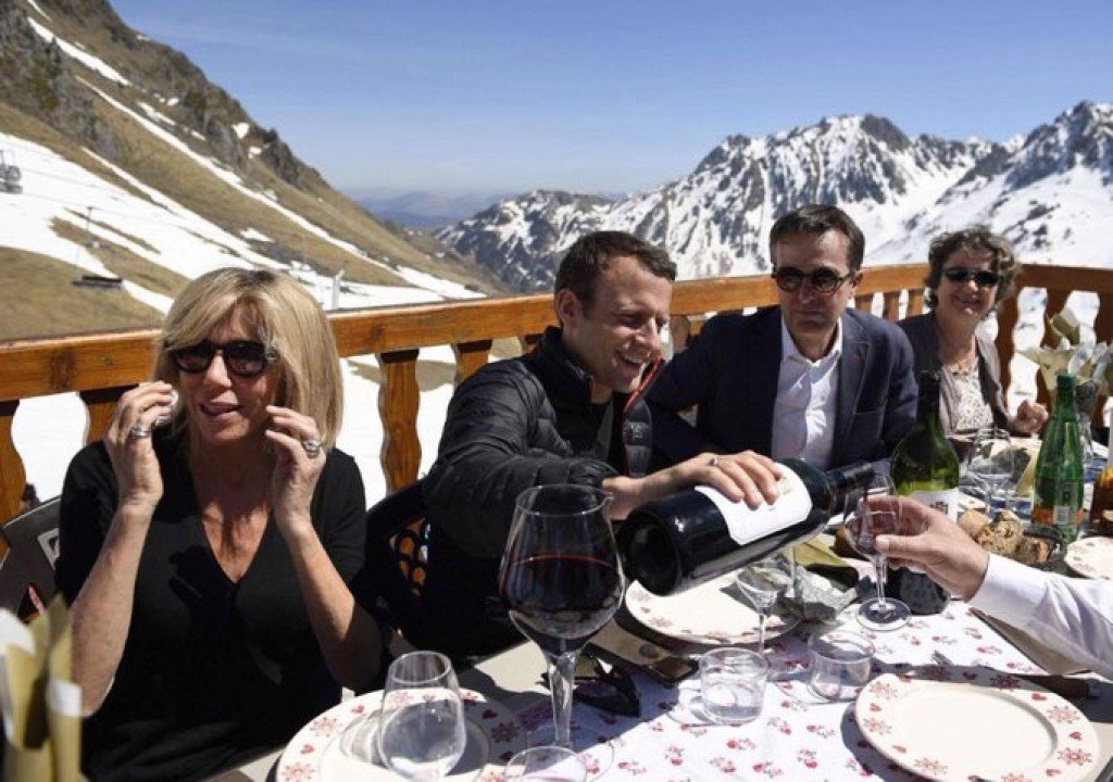 macron i mater mu